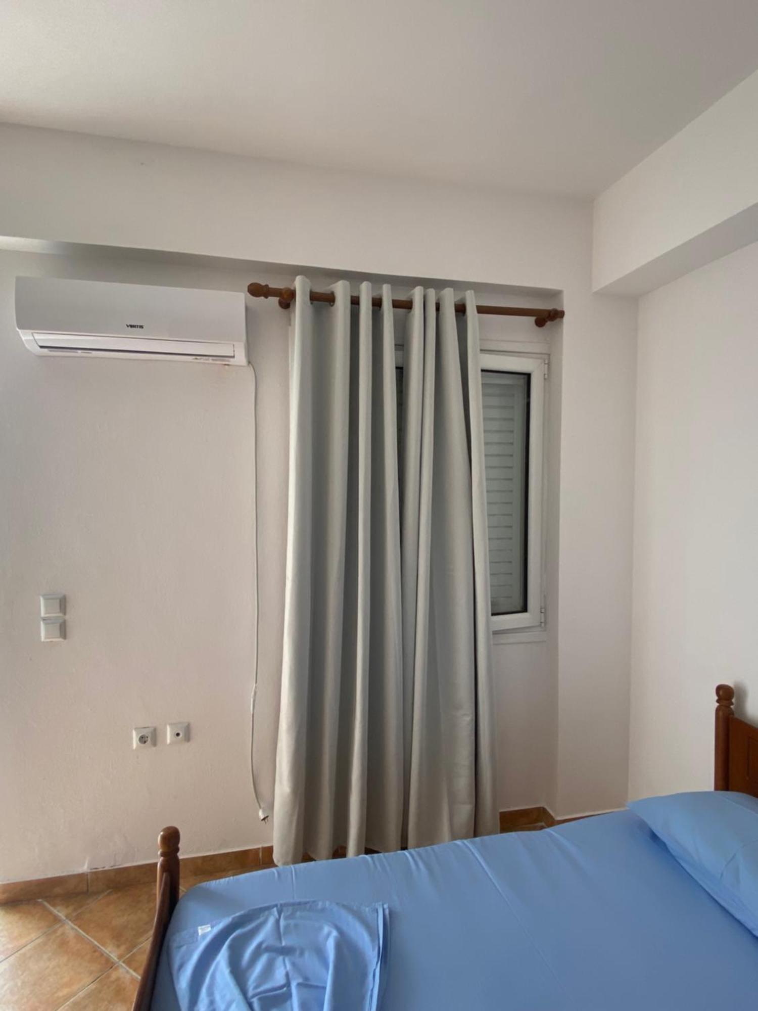 Eleni'S Holiday Rooms Himare Exterior photo