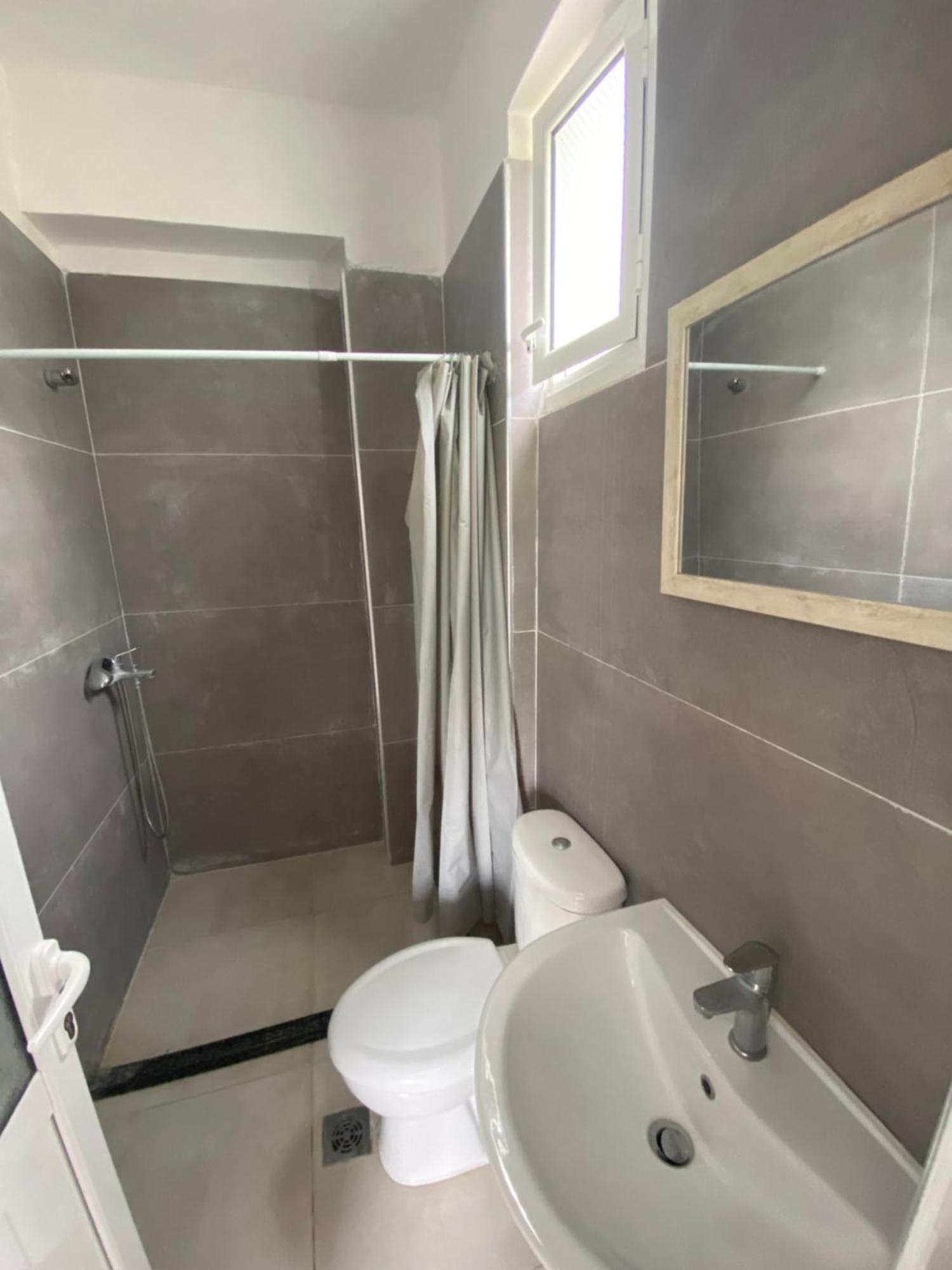 Eleni'S Holiday Rooms Himare Exterior photo